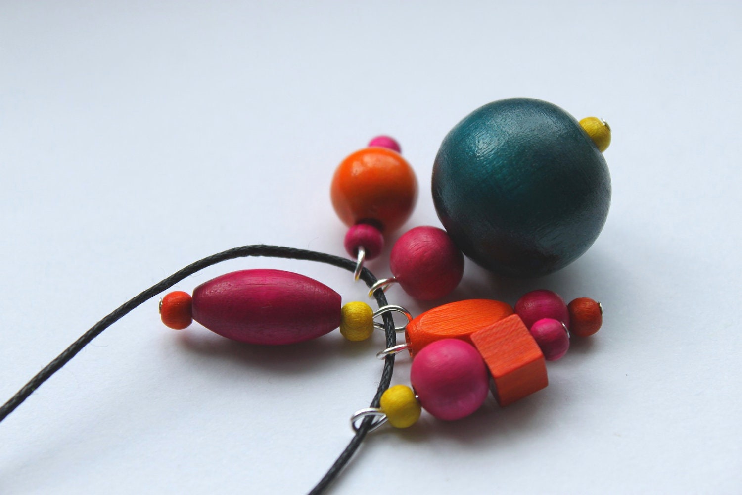 Wooden Bead Cluster Necklace in Mosaic