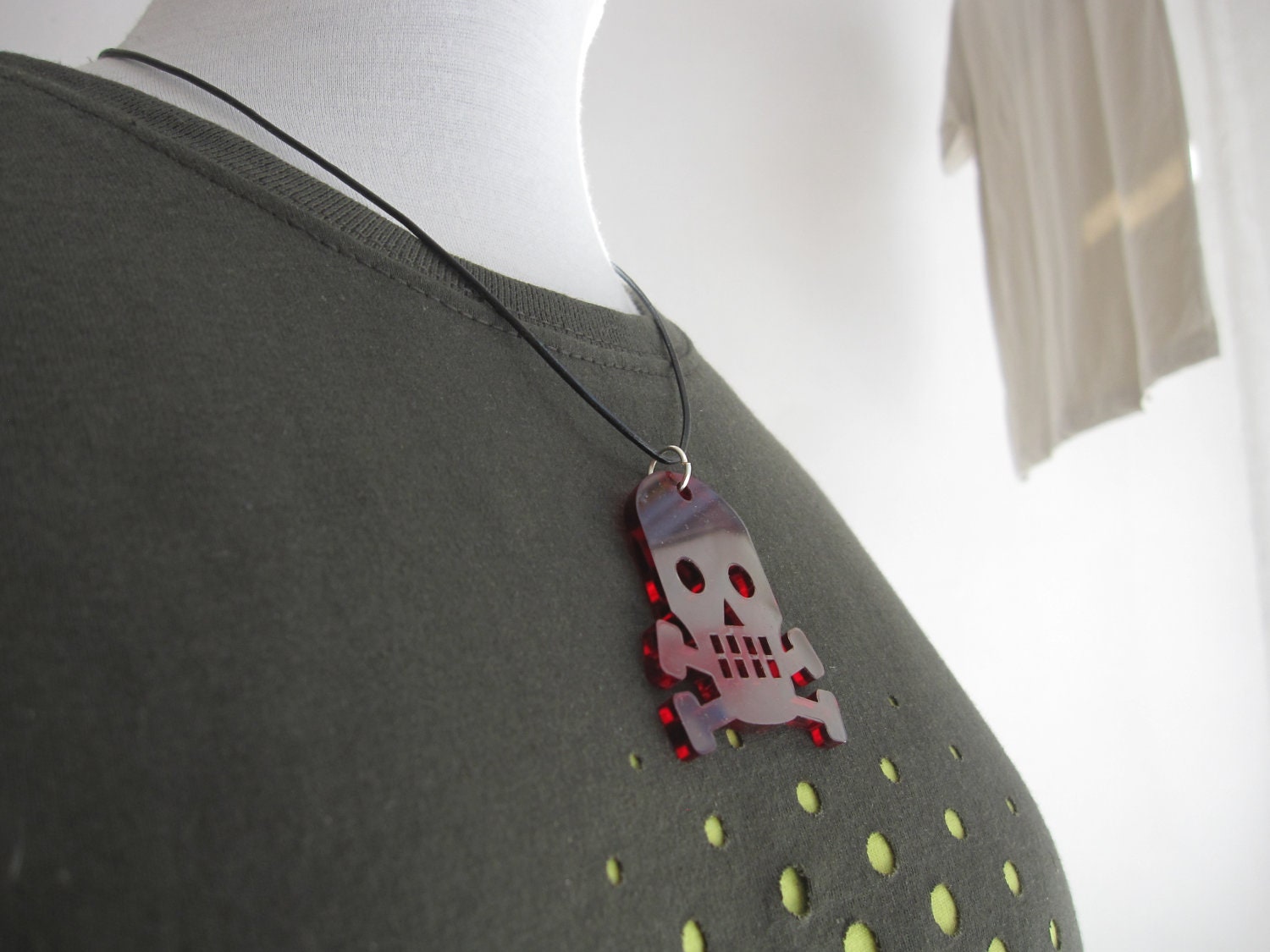 Necklace / pendant - acrylic laser cut - Scull