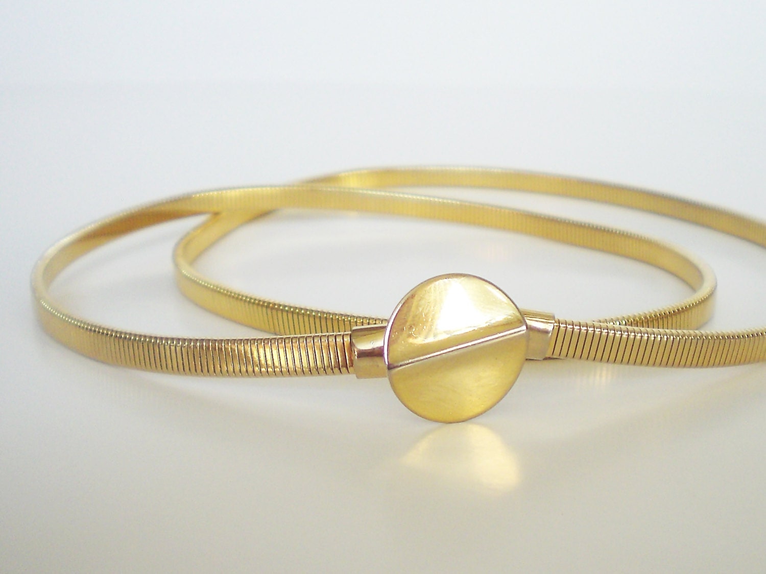 Vintage Gold Belt, Skinny Cinch Belt, Gold Snake Belt, Circle Closure, 80s Fashion