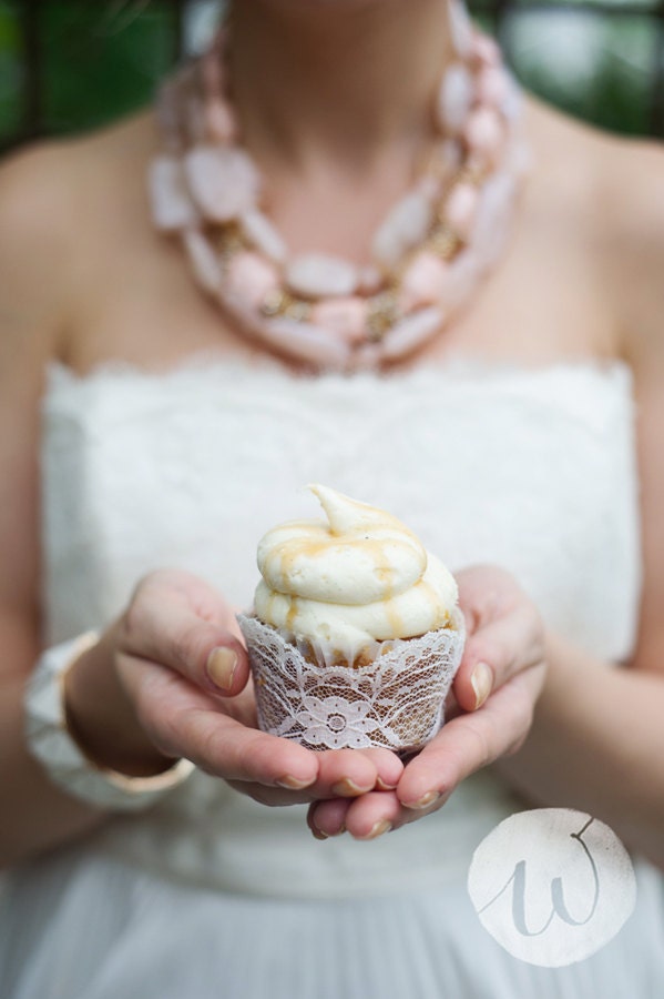 50 Real LACE Cupcake Wrappers for your Wedding, Bridal / Baby Shower, Birthday Party, Tea party, Vintage party. Handmade in Ivory or White.