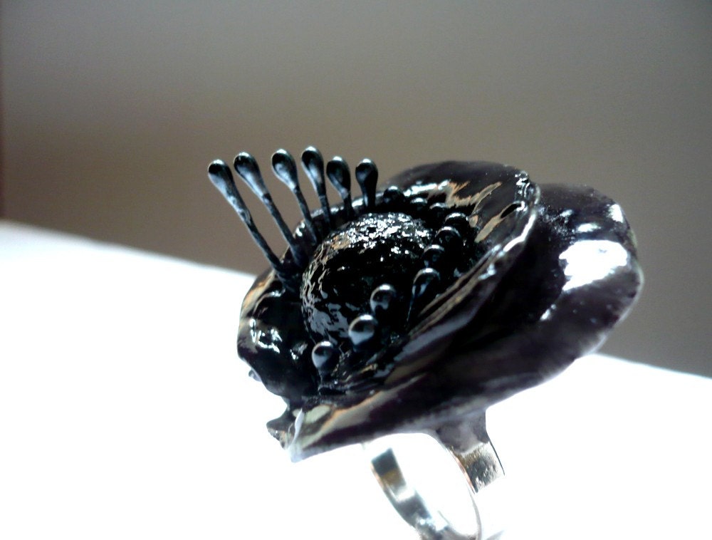 Black Flower - Adjustable Ring