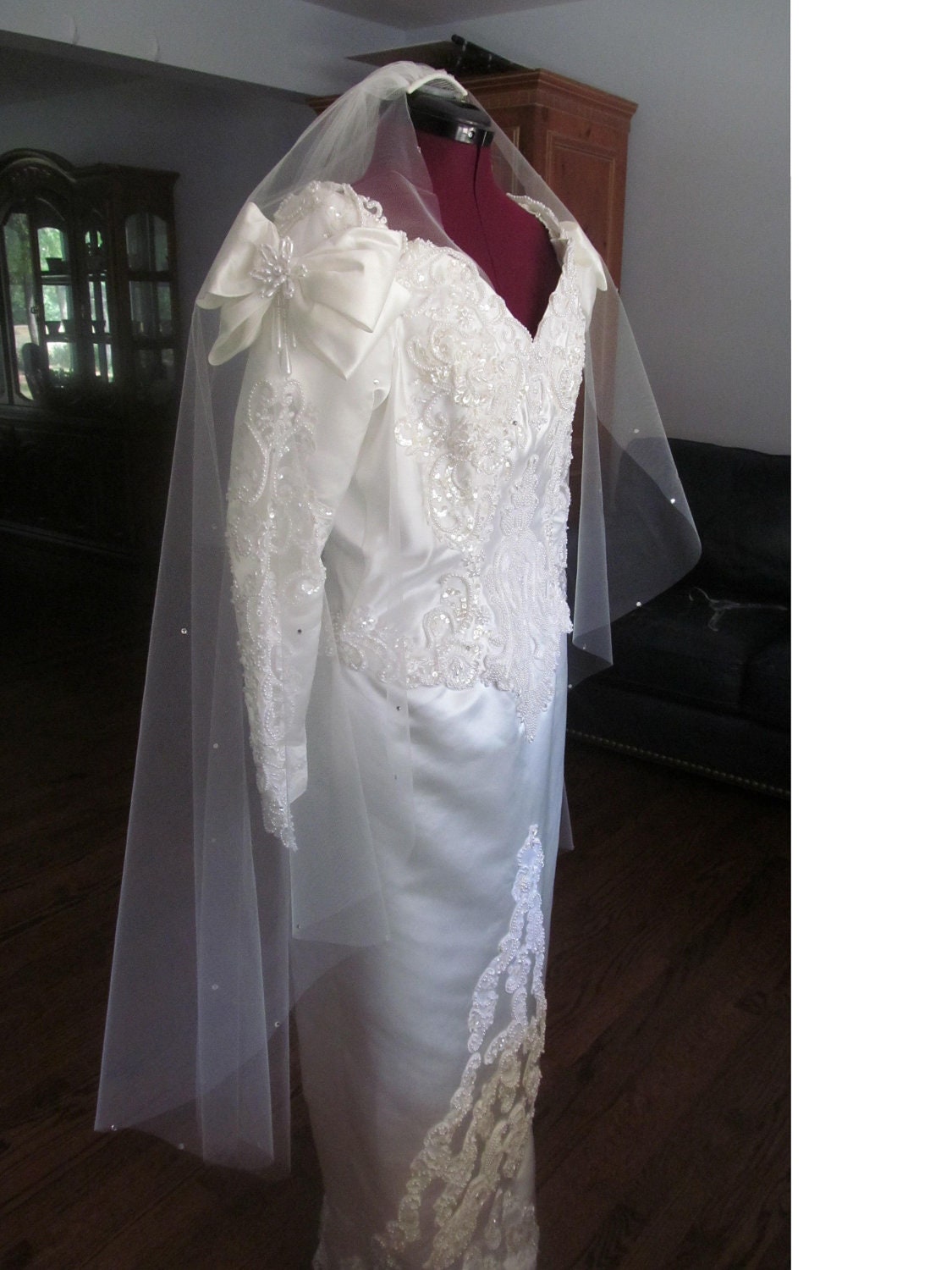 Wedding Veil White Waterfall Fingertip with Swaroski Crystals