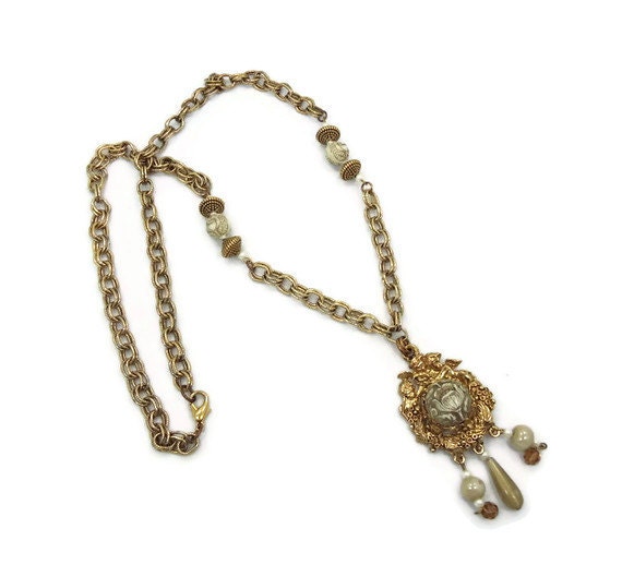 Angel Cherub necklace - Vintage - Big statement piece1980s - Shabby boho chic 30" long -  InVintageHeaven