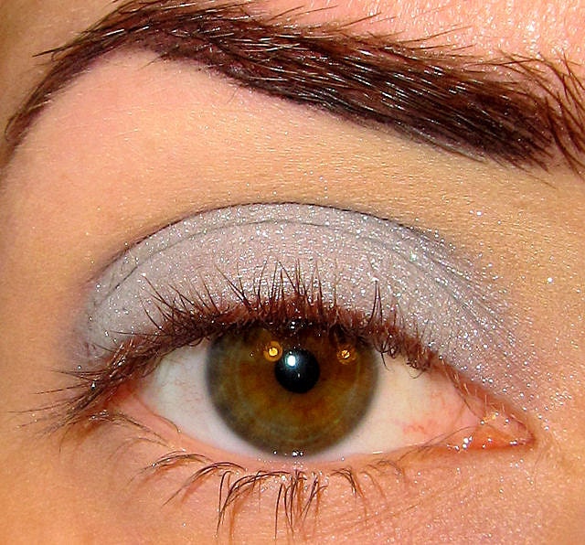 Silent Knight Sobe Holiday Collection MineralEyez Medium Light Silver grey with shimmer Eyeshadow Mineral makeup Eye shadow Eyeliner (5g)