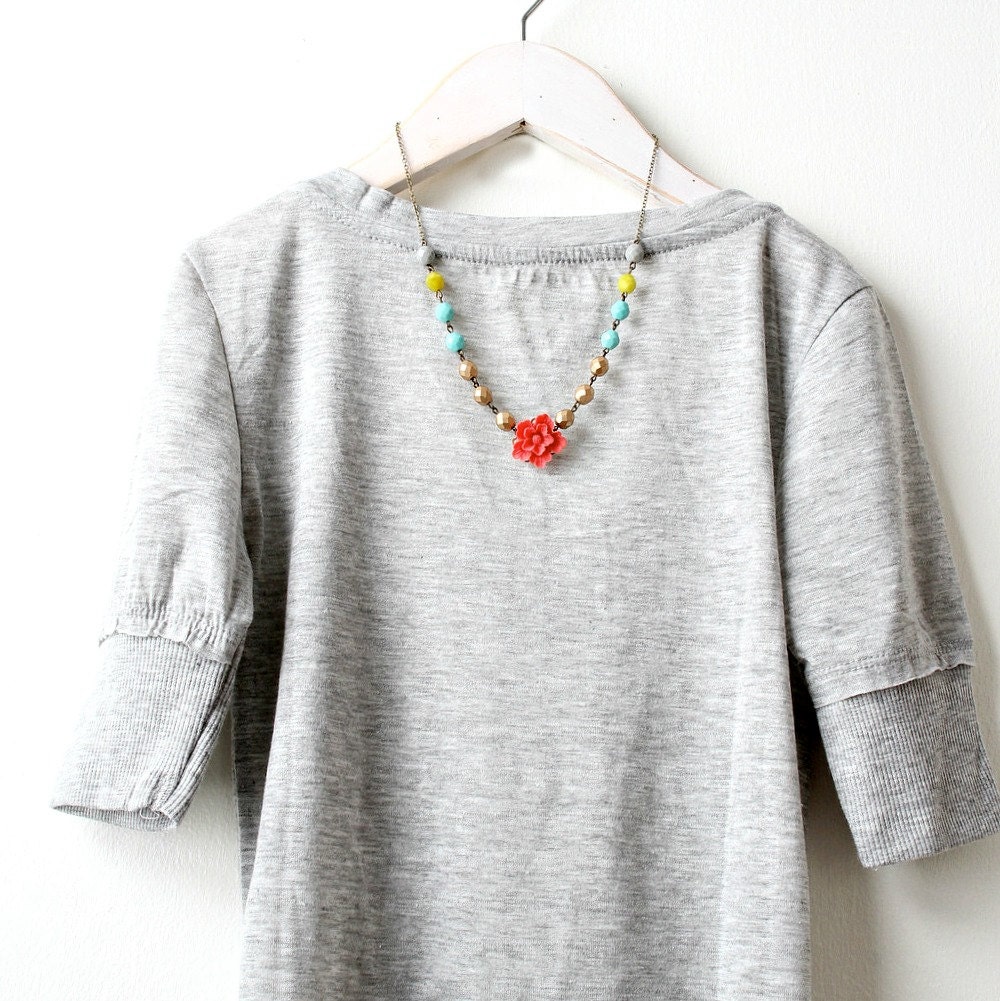 Red Flower Pendant Necklace