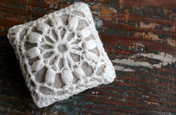 Linen pincushion - crochet motif