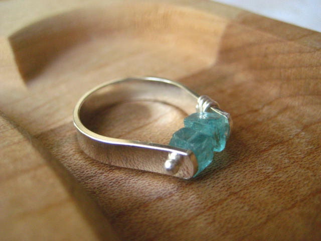 apatite ring sterling silver rough Raw Uncut Rough Apatite cut nuggets sea green light teal aqua gemstone handforged womens jewelry size 6