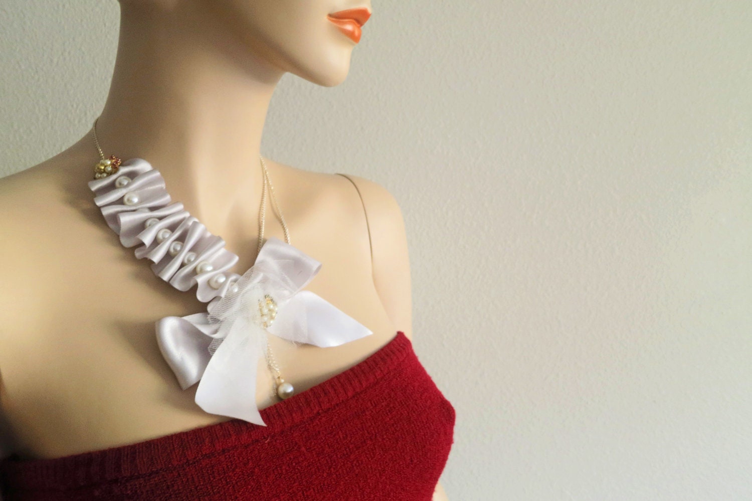 Wedding Pearl Necklace, Bridal Bib Jewellery, Pearl and Bow Necklace, Avant Garde Necklace, Vintage Style Weddings