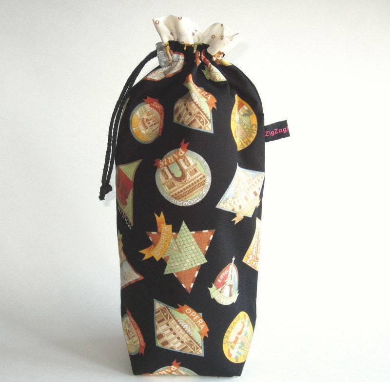 Spindle Bag, Padded Drawstring Bag - Paris tourist