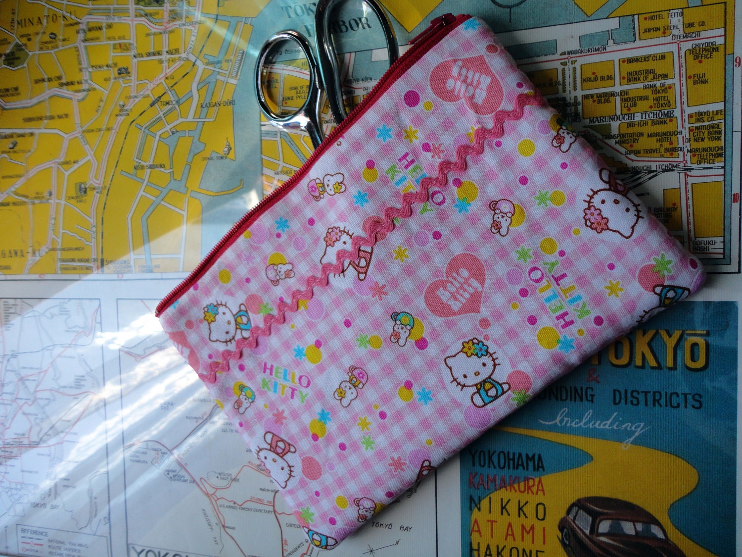 medium zipper pouch hello kitty secret stash
