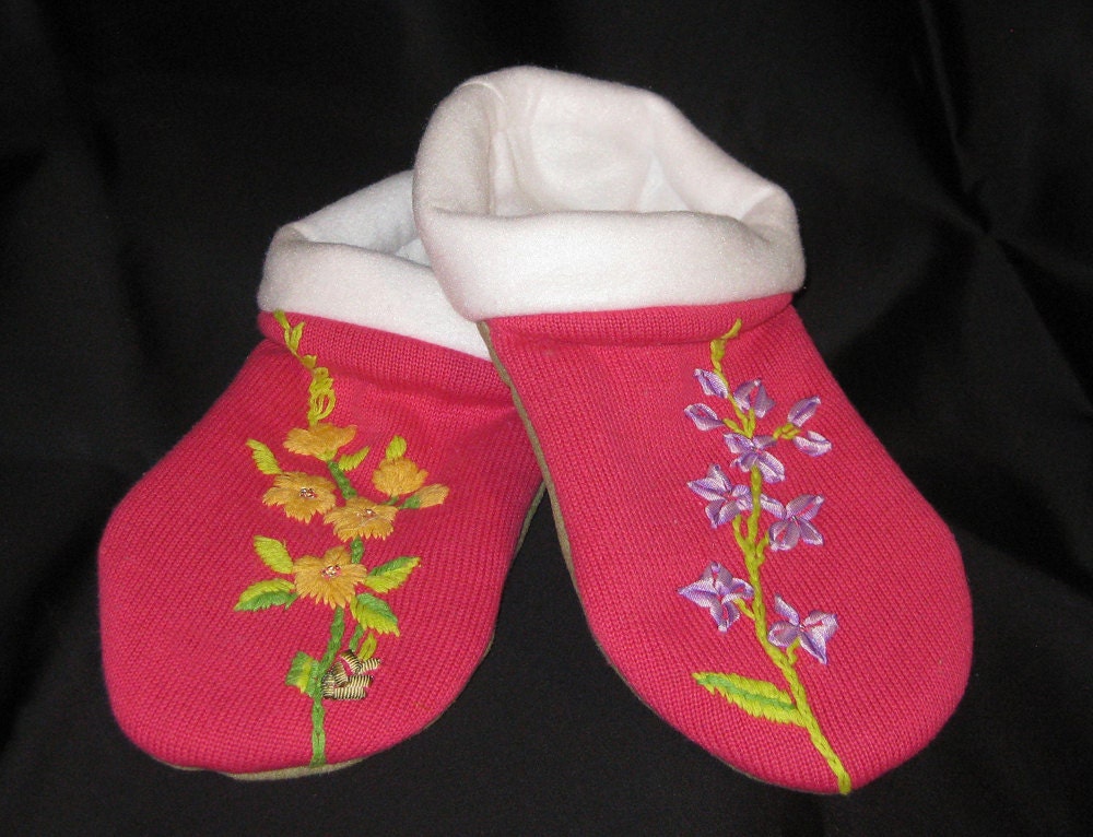 Pink Floral Fleece Lined Sweater Slippers - W XL 11/12