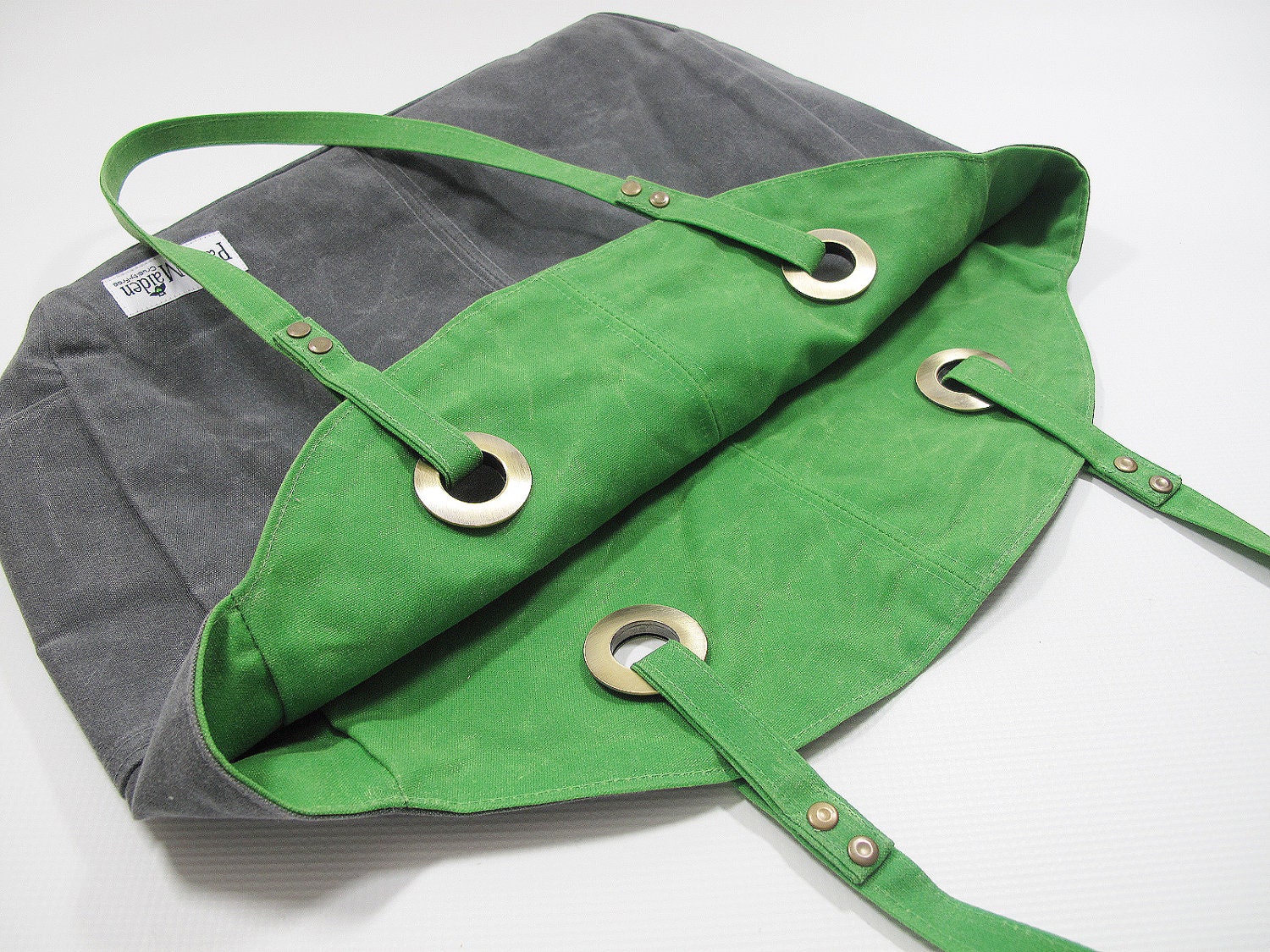 Reversible Tote Bag in Charcoal/Kelly Green Waxed Canvas