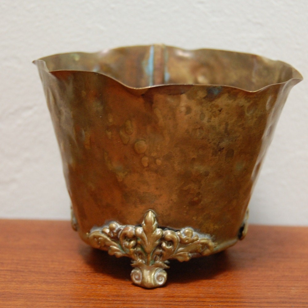 Vintage Hammered Brass Flower Pot Hand Made Colonial Virginia