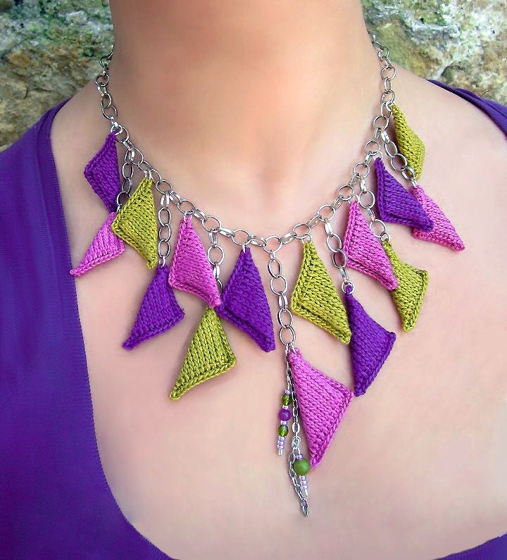 LAYLA Ethnic Vintage Country Folk Cotton yarn Chain Pistache Green Pink Violet Mauve Glass beads