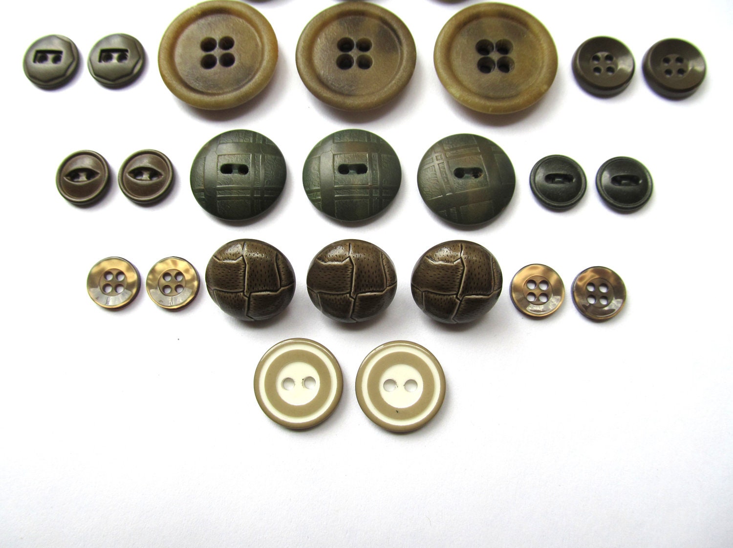 Olive You Vintage Button Sets