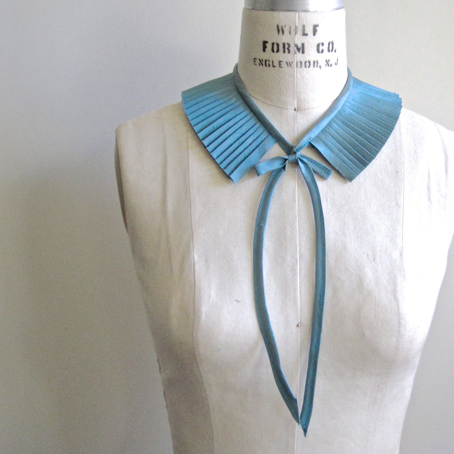 Pleated Silk Detachable Collar