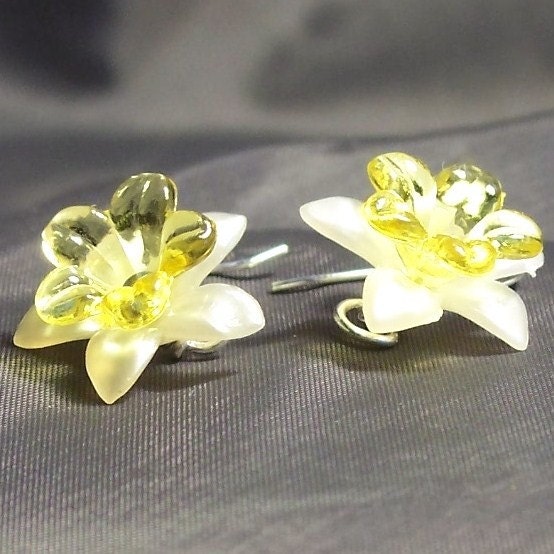 Spring Daffodil Earrings