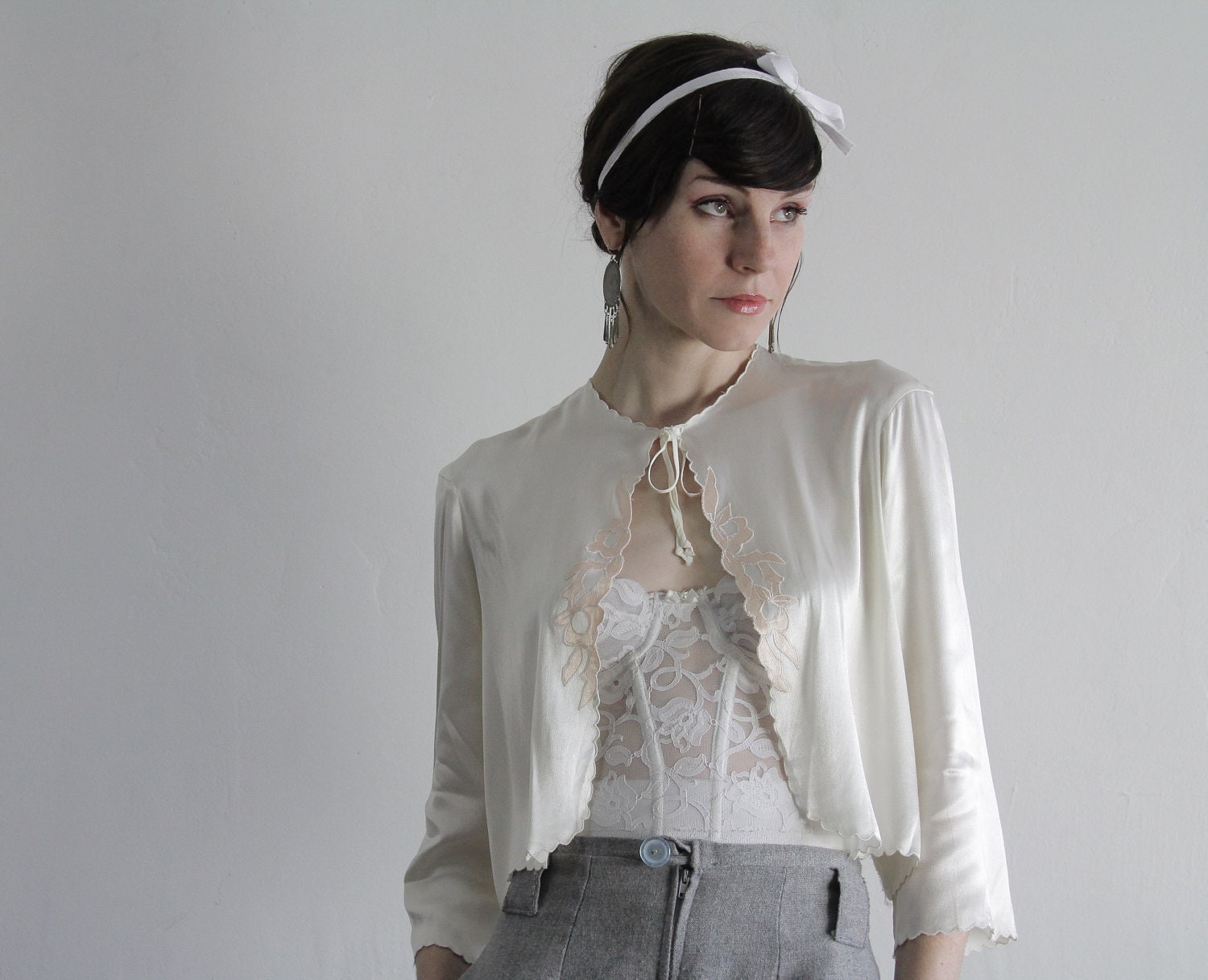 Vintage 40s Bedroom Blouse . Satin Top . Pink Detail . 1940s Boudoir Top
