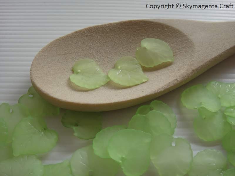 50 pieces Transparent Acrylic Leaf Pendant, Green Color, 16 mm x 15 mm (00658)