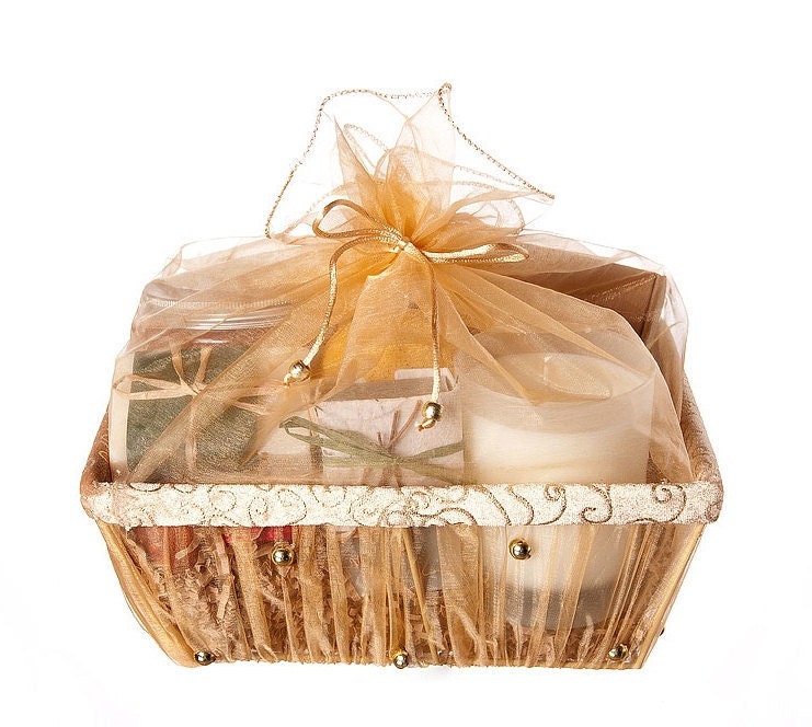FREE SHIPPING 5-PIECE Organic Aromatherapy Spa Gift Basket, eco friendly