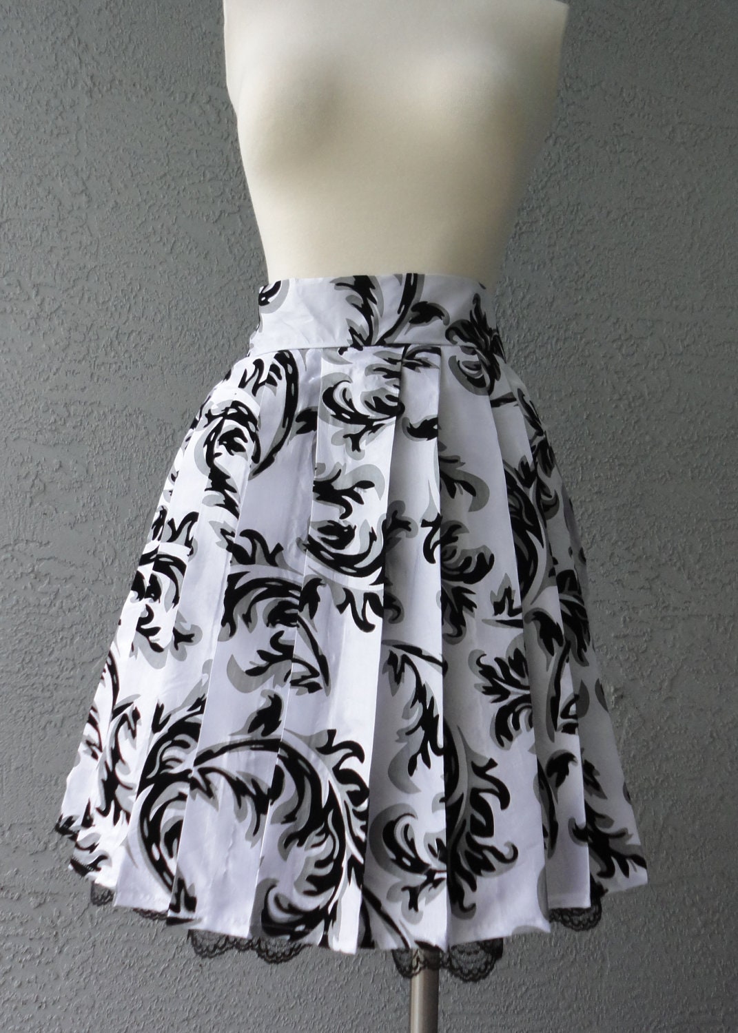 Pleated Knee Length Skirt Silver And Black Velvet Flocked Taffeta 50s Style With Side Pockets