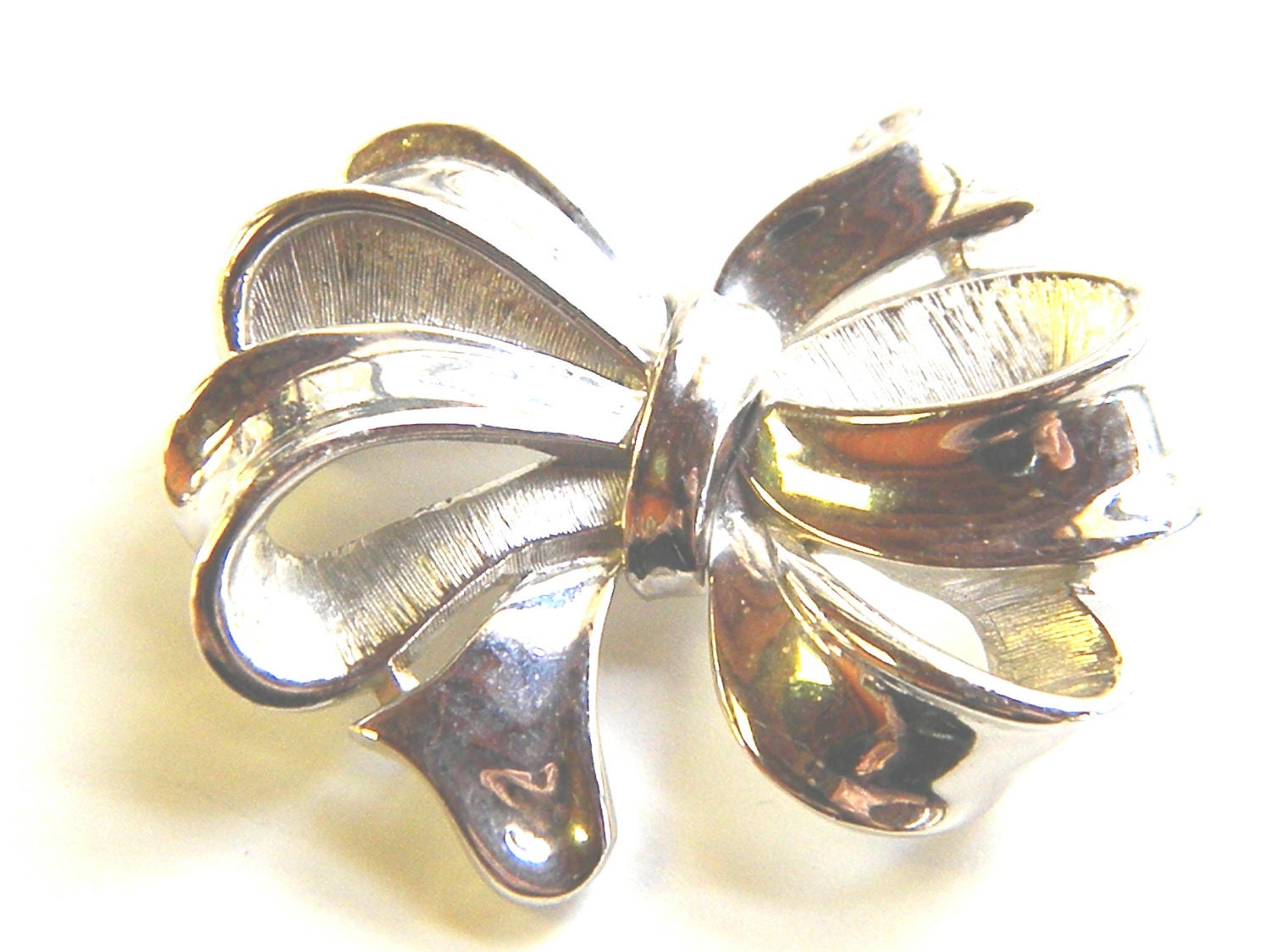 Trifari Silver Tone Large Vintage Bow Pin Brooch