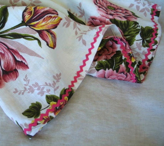 Floral Linen Skirt with Ric Rac Trim OOAK Size Medium