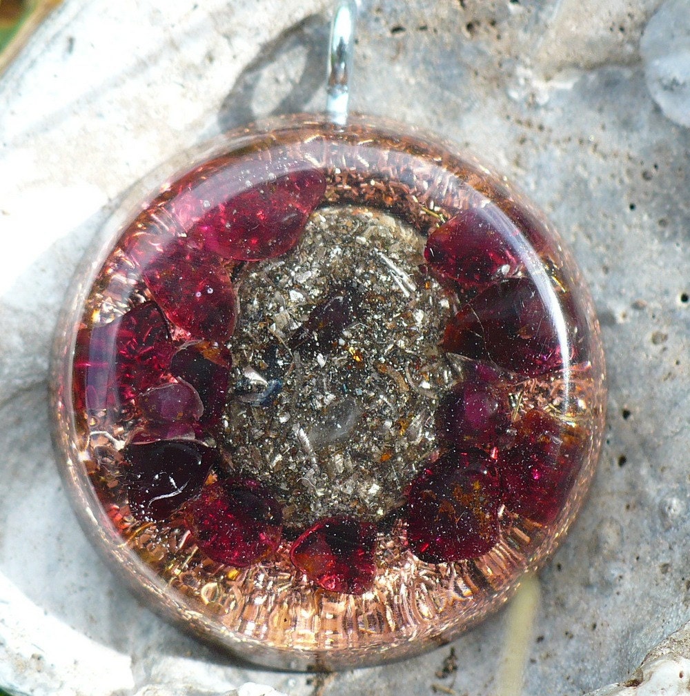 Etheric Energy Pendant with Garnet - Health and Expansiveness