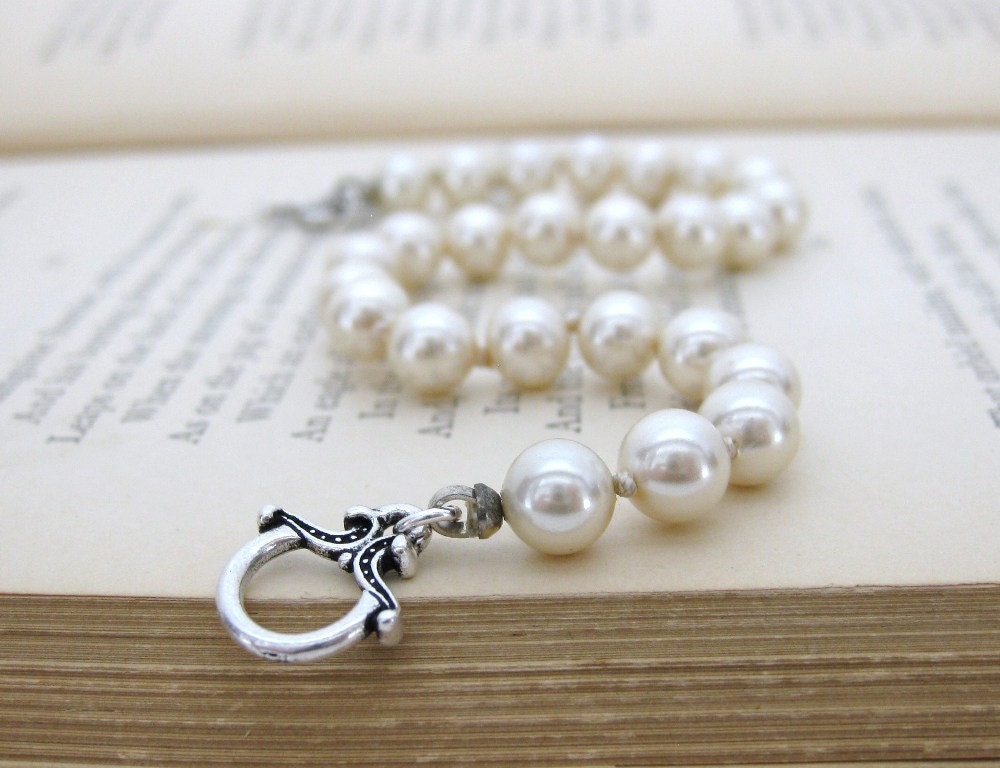 Vintage Pearl Bracelet Ivory Antiqued Silver Keepsake Toggle