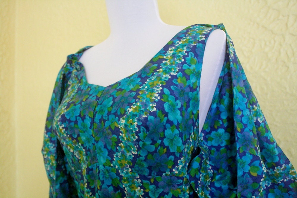 1970s Hawaiian blue green floral maxi wrap dress / large