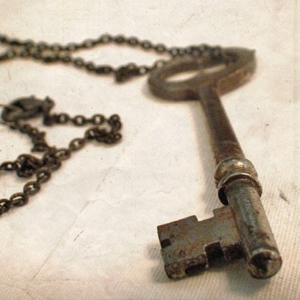 Vintage Key Necklace "Secret Garden" Antique Skeleton Key Jewelry - Steampunk Necklace - Victorian Gothic
