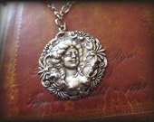 Victorian Lady Necklace