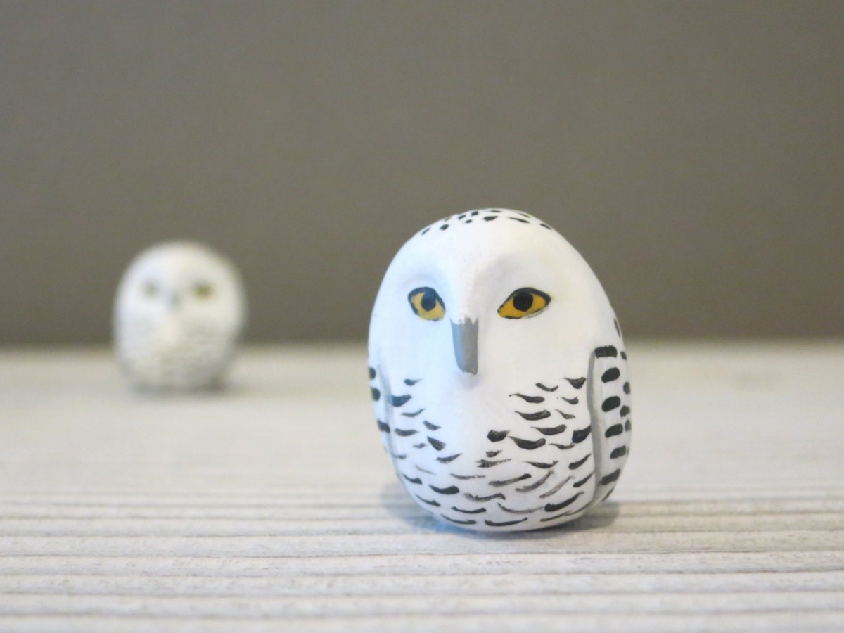 Snowy Owl pocket totem figurine