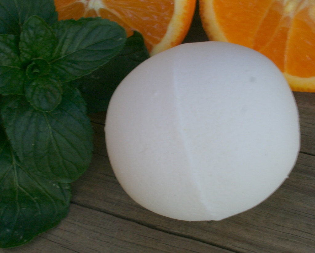 Orange Mint Bath Bomb Natural Aromatic Fizzy no synthetics and aluminum