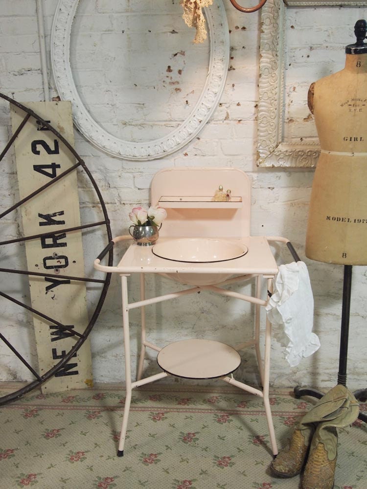 Painted Cottage Chic Shabby Pink Vintage Wash Stand VF290