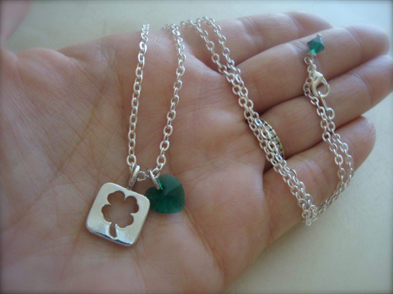 One Direction - I HEART NIALL - Niall Horan Inspired Irish Clover Necklace on Sterling Silver Chain with Green Swarovski Crystal Heart 1D