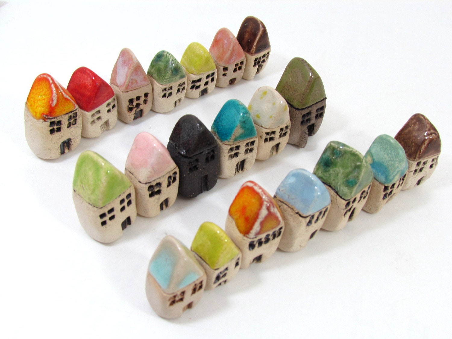 Colorful houses A  tiny rustic ceramic beach cottage Ceramic miniature houses Home decoration (set of 5)