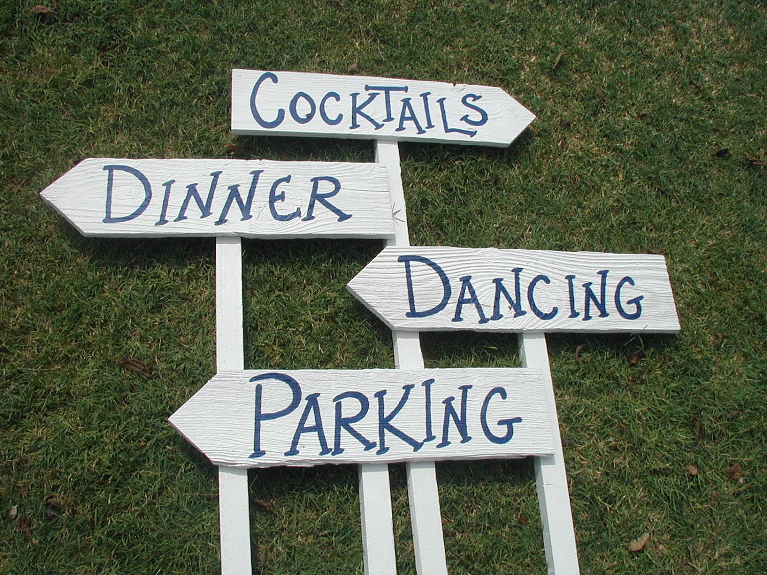 Set of 4 White Wood  Wedding Directional Stake Signs Bridal With Arrow Cocktails Dinner Dancing Parking