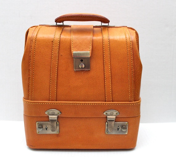vintage leather two compartment case // camera // portable bar // overnight bag // lawn bowlers case