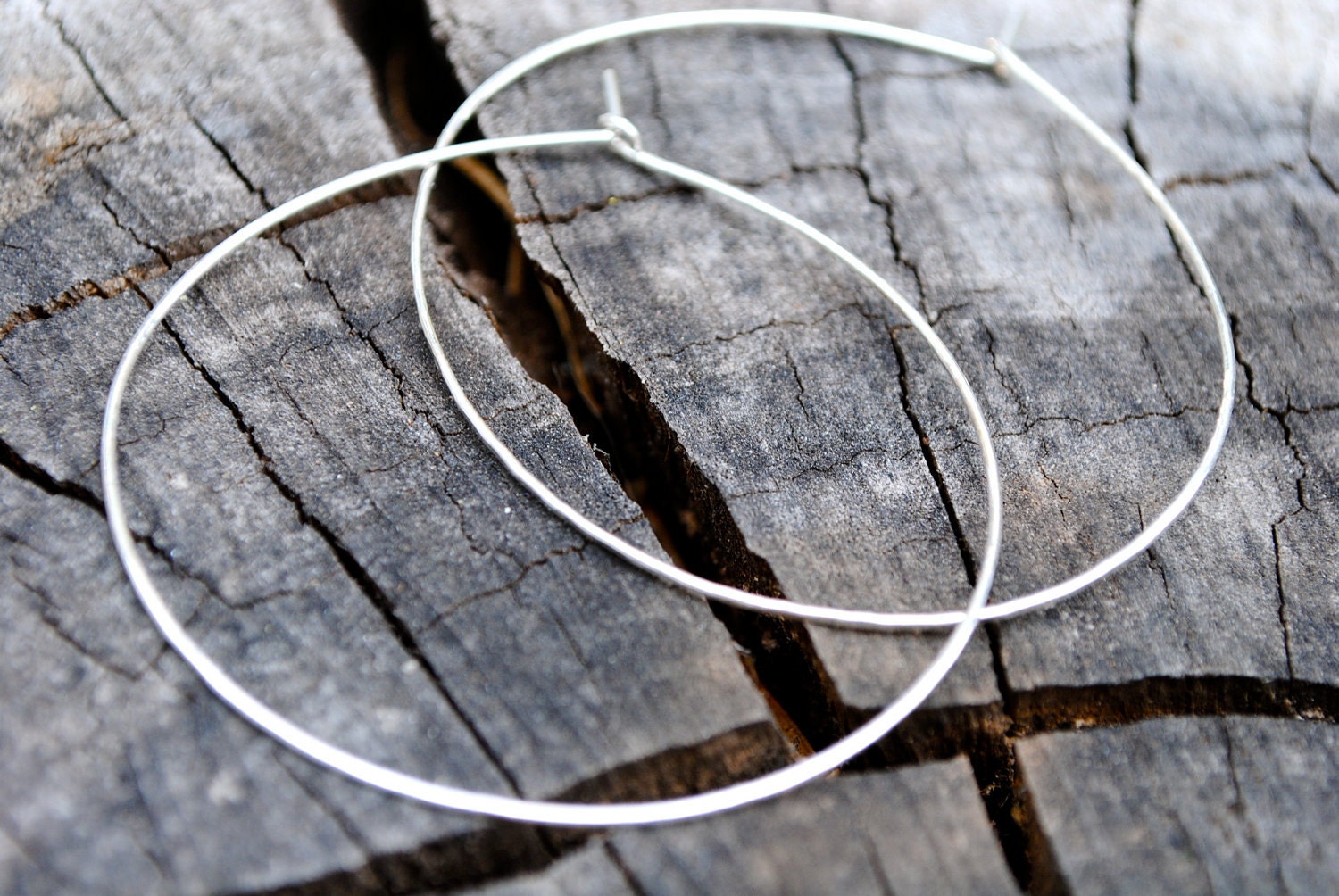 Medium thin silver hoop earrings - Endless Hoops
