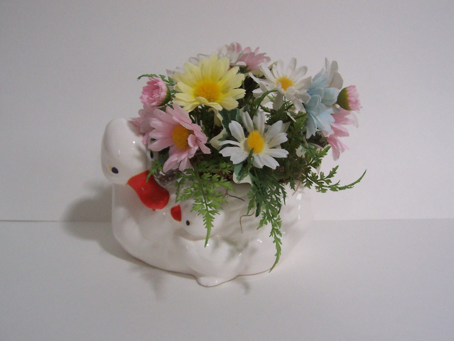Daisies Floral Arrangement Silk Duck Family Centerpiece Vintage Ceramic Home Living Decor Keepsake Newborn Baby Christening Sweet Cute Gift