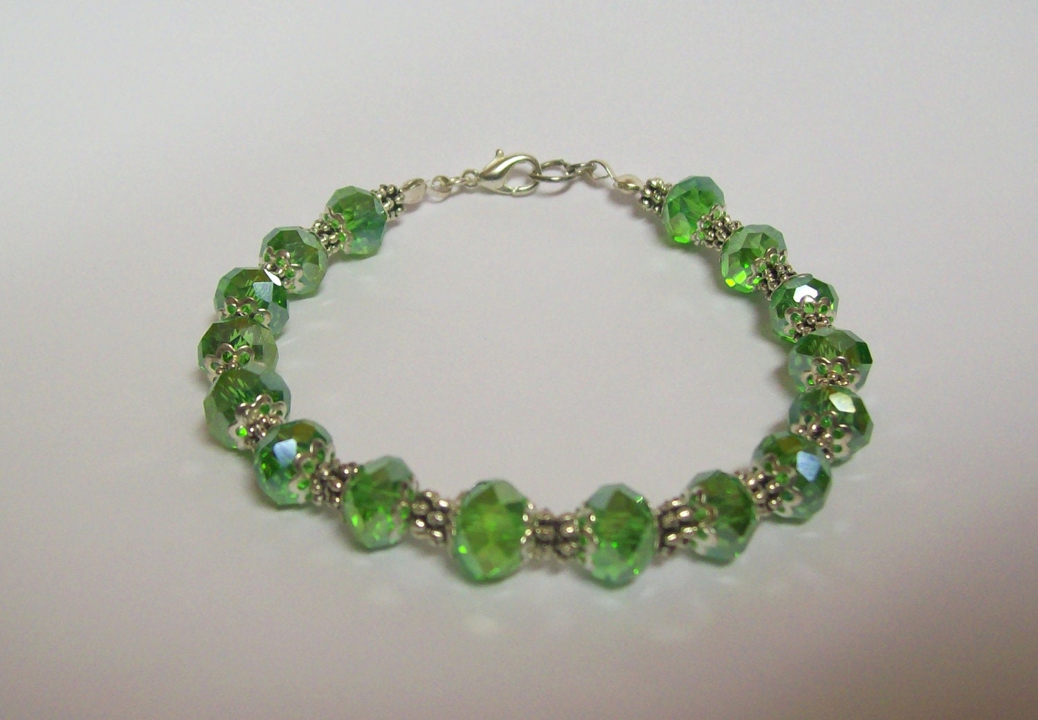 7 1/2 inch Dressy Bracelet ....  Green and Silver ... Fancy, Dressy, lovely bracelet