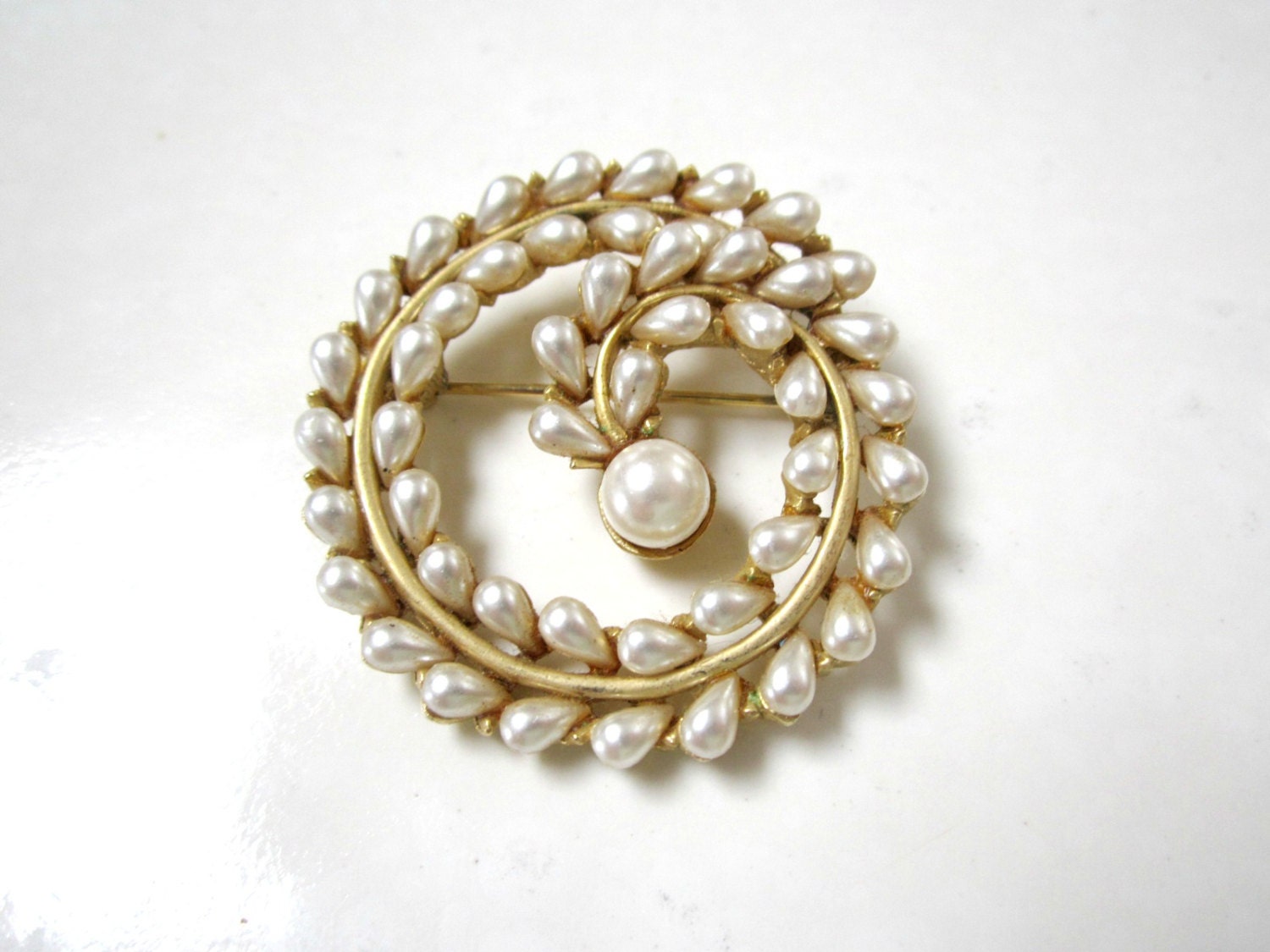 Vintage Faux Teardrop Pearls Brooch Pin signed ART