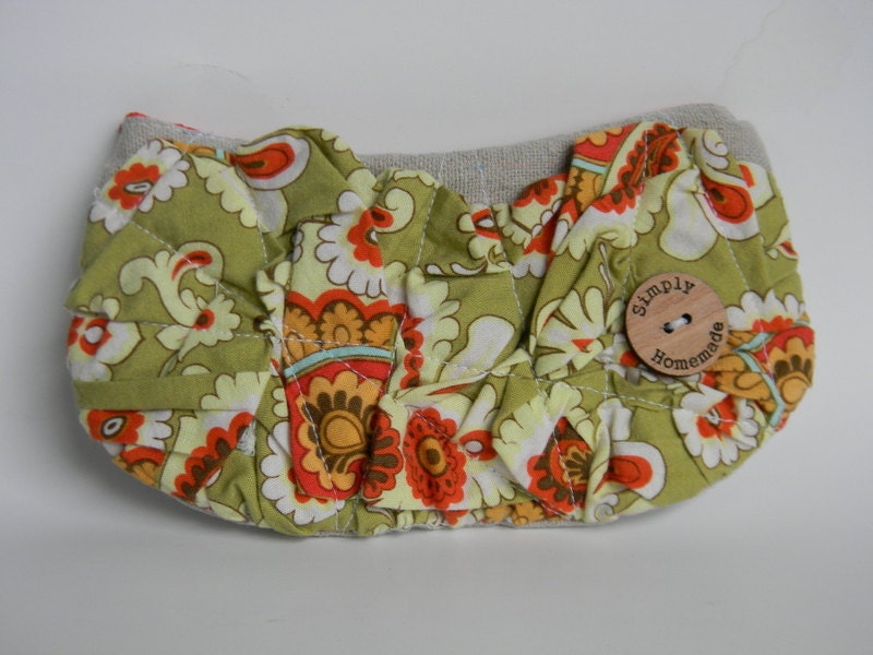 Smashed ruffle zippered pouch in olive