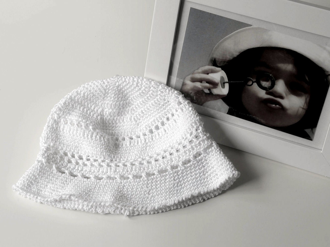 Crochet hat baby hat, white hat cloche for baby from 3 to 6 months