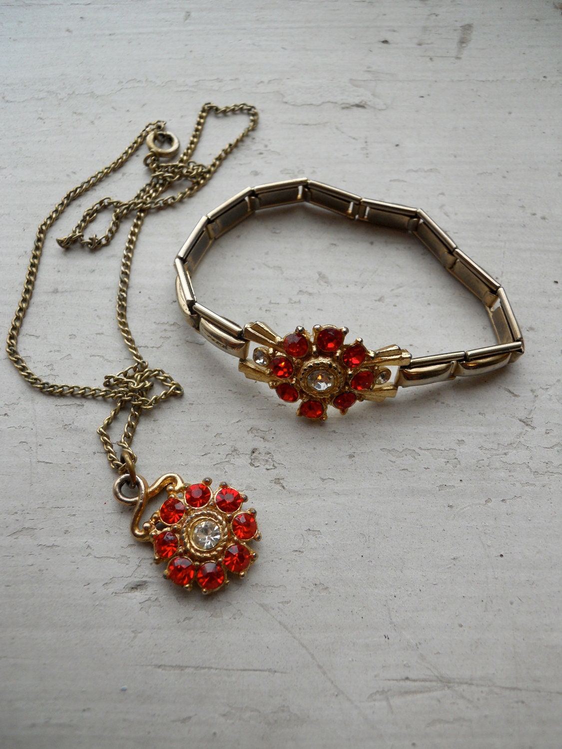 30s / 1930s Red Rosette Stretch Bracelet and Necklace Set