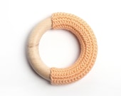 Peach teething ring / Babywearing / First Toy