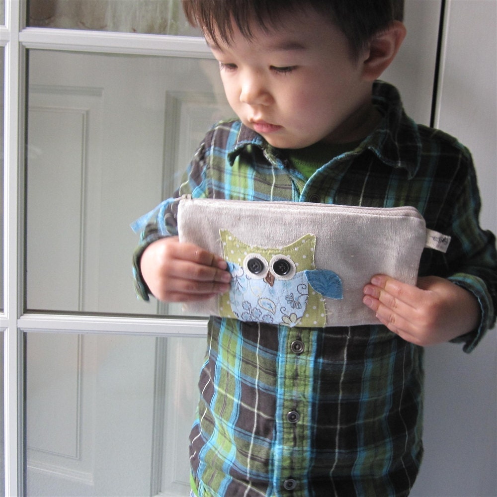 personalized zipper bag, owl pouch, green and blue, gift for mom, READY to SHIP by mamableudesigns