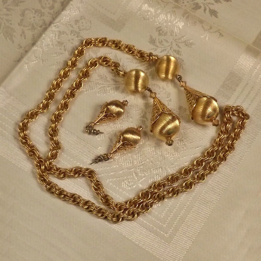 Vintage Necklace Earrings Chunky Monet Gold Tone Sautoir