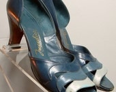 Elegant Blue Leather 1950s Vintage Shoes